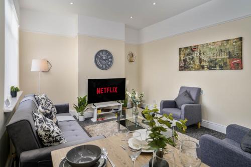 Liverpool Apartment | Liverpool 3 Bedroom Contractor Stay Cherry House