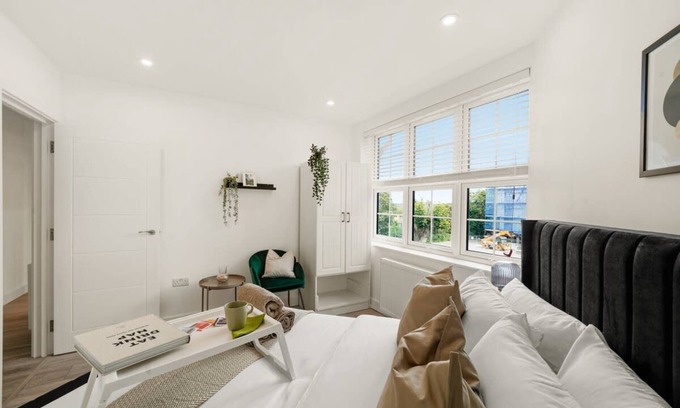 Burnt Oak Apartment | Livestay Modern 2Bed Apartment in Burnt Oak London