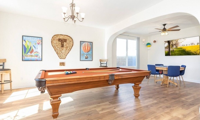 Temecula House | Livin' In Zin-30-Day Rental-Jacuzzi, Poker and pool table