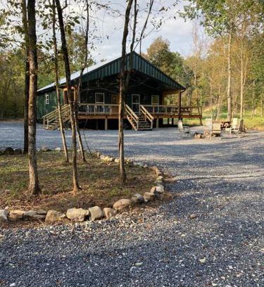 Athens House | Livin on the Edge Cabin in Albert Pike, Beautiful!