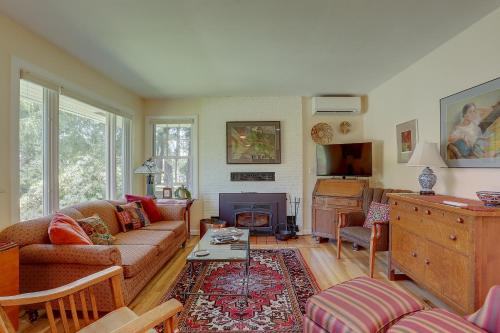 Hood River House | Living Color Cottage home