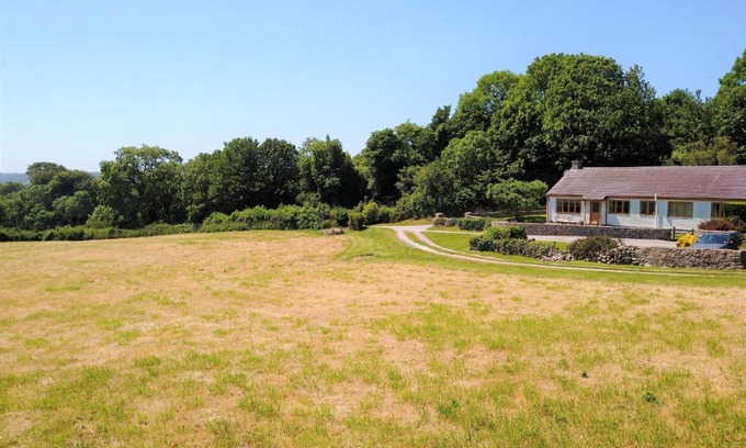 Penmon House | Llinos Cottage