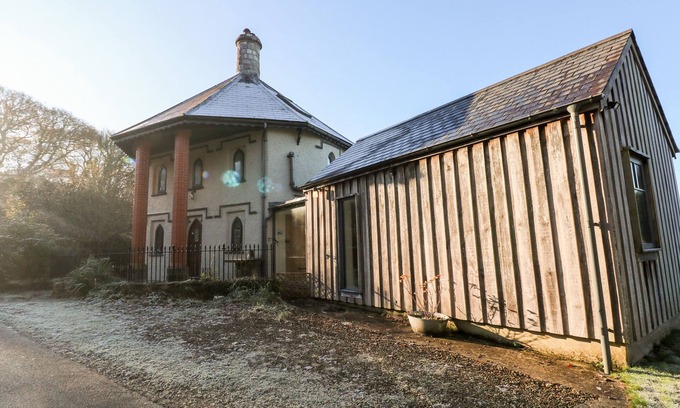 Newport Cottage | Llwyngwair Lodge