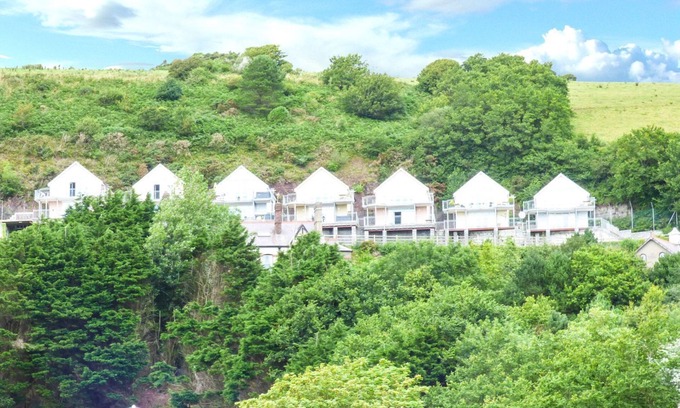 Pendine Cottage | LLYGAID YR HAUL, pet friendly in Pendine