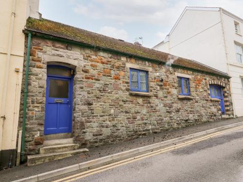 Carmarthen House | Llys-Yr-Onnen