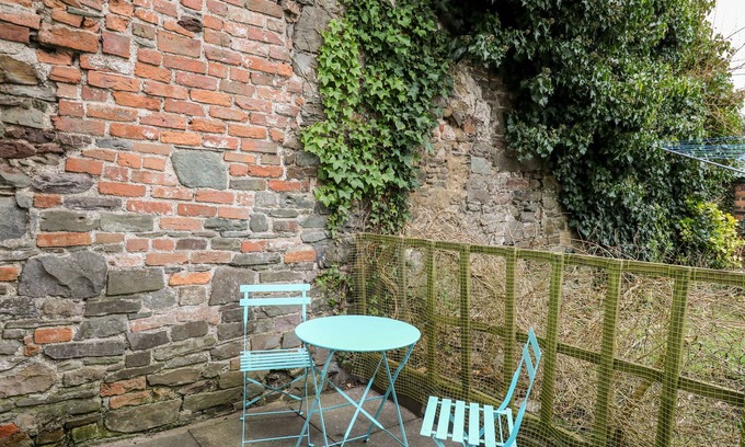 Carmarthen Cottage | Llys-yr-onnen