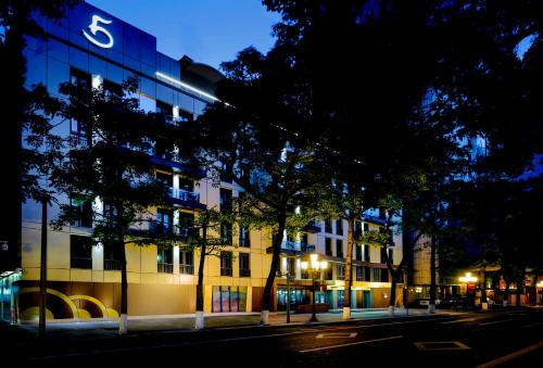 Yuexiu Hotel | LN Hotel Five