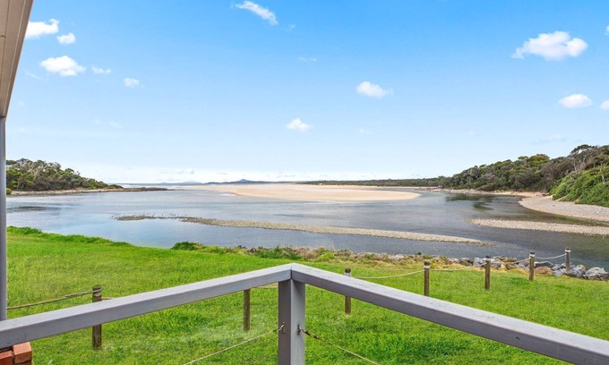 Sawtell House | Lobster Cottage - Best view in Sawtell!