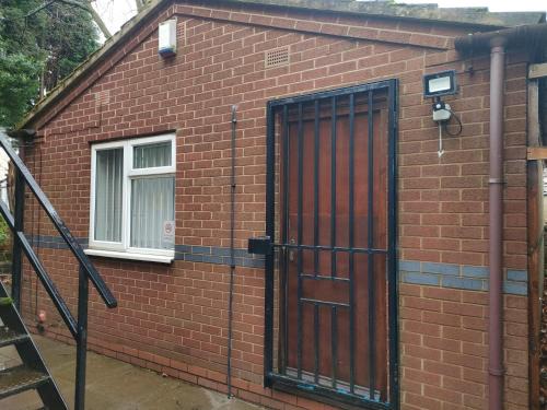 Brierley Hill Apartment | Local to Russells Hall Hospital