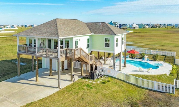 Indian Beach House | 💎Locally Managed Oasis * Pool & Sunset Bay Views💎