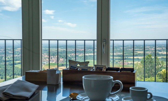 Montevecchia Hotel | Locanda Moderna Carlambroeus