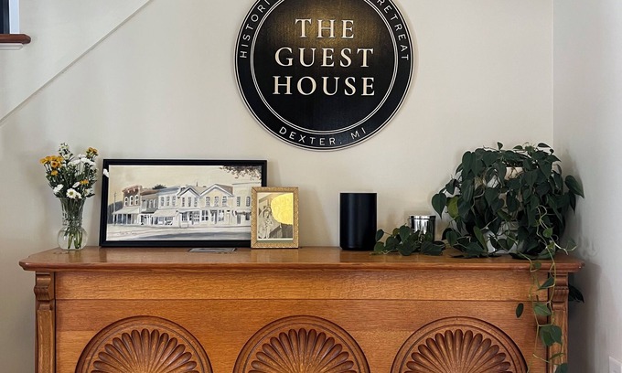 Dexter Bed & Breakfast | Located 9.5 miles from the Michigan Stadium! Your family will be close to everything when you stay at this centrally-located historic home. Walk downtown for a visit to the Dexter Bakery and Creamery. Take a stroll or bike ride on the B2B trai