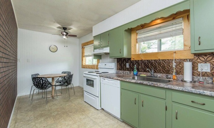 Stanton House | Located in a newly developed RV park called 4GuysRV
