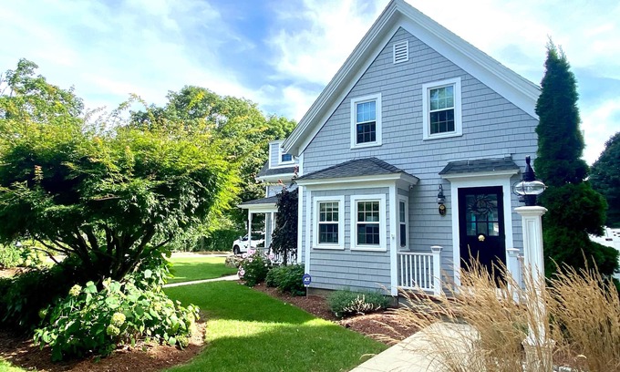Falmouth House | LOCATION, LOCATION, LOCATION! Downtown Falmouth!
