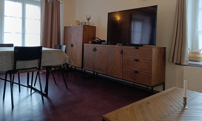 Besse-en-Chandesse Apartment | Locbesse - Authentic apartment in the heart of Besse - Perfect for 4 people