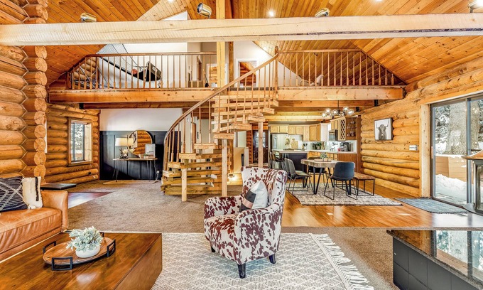 Summit Park House | Lodge at Summit Park near Woodward