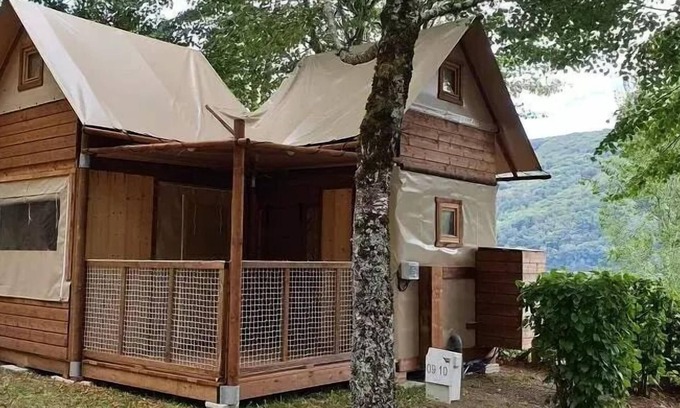 Laussac Cabin | Lodge Confort Aventure 25m² (2 bedrooms) sleeps 4