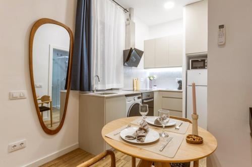 Barceloneta Apartment | Lodging Apartments Almirall Beach B1