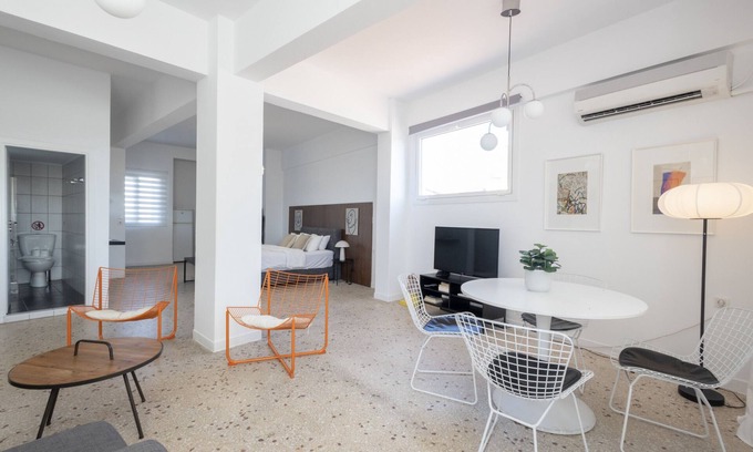 Monastiraki Apartment | Loft at historical center of Athens w/Acropolis View