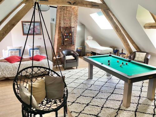 Verton Apartment | Loft Romantique - Balnéo - Billard - Massage