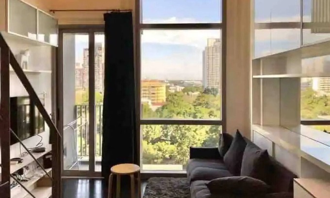 Khlong Toei Apartment | Loft unit 3 mins walk to Thonglo BTS