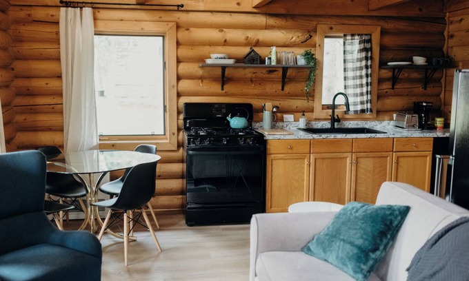 Wasilla Cabin | Log Cabin In Quiet Neighborhood!