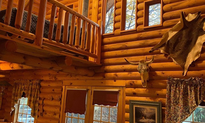 Harpers Ferry Cabin | Log Cabin next to the Mississippi River
