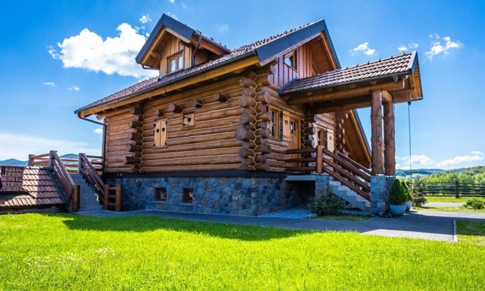 Ravna Gora Cottage | Log Home Mountain Mama - Charming Wooden Cottage with Wellness Amenities