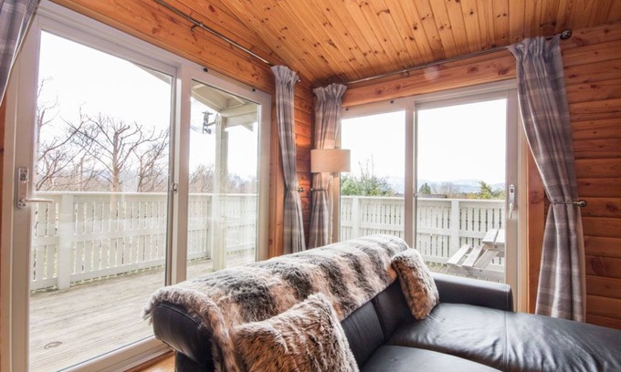 Aviemore Cabin | Log Lodge in a quiet part of Aviemore, 10 mins walk to town centre.