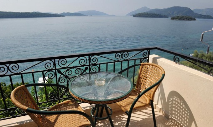 Perigiali Apartment | Logan's Beach Hotel