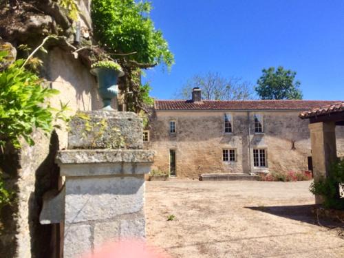 Saint-Hilaire-des-Loges Bed & Breakfast | Logis de La Touche