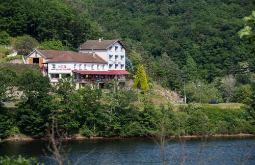 Les Ancizes-Comps Hotel | Logis Hôtel Belle Vue