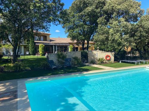Grignan Hotel | Logis Hôtel La Bastide De Grignan & Restaurant "La Chênaie"