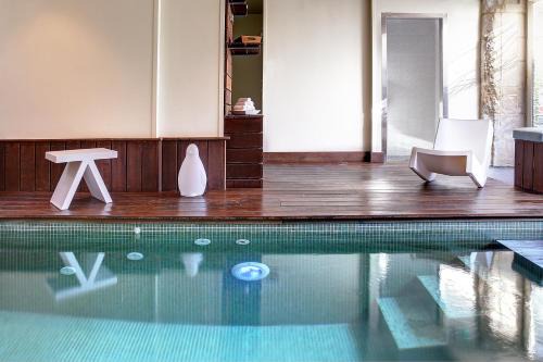 Quartier du chateau Hotel | Logis Hôtel Restaurant Le Dauphin et Le Spa du Prieuré