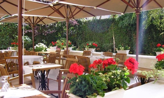 Neufchatel-en-Bray Hotel | Logis Les Airelles