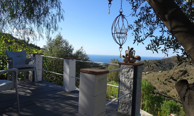 Sayalonga House | Lone-standing finca with sea view and pool