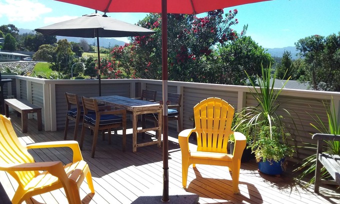 Coromandel House | Long Bay Hideaway - Close to Beach-Boat Ramp-Walks. Internet/Sky/Pet Friendly.