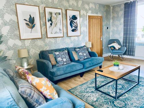Honley Apartment | LOOK at the Views - Huddersfield Haven Sleeps 6