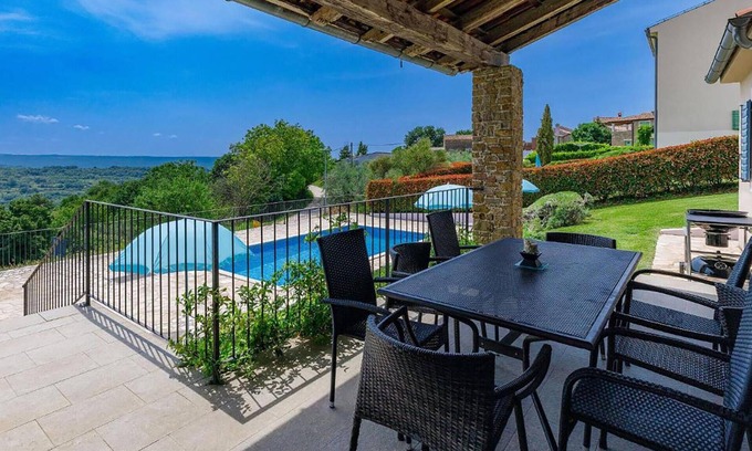 Baredine House | Look forward to your vacation in the northwest of Istria and this beautiful and cozy vacation home w