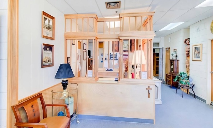 Drumright House | Look No Further! 4 Posh Units, Free Parking, Pets Allowed, Near Tidewater Winery