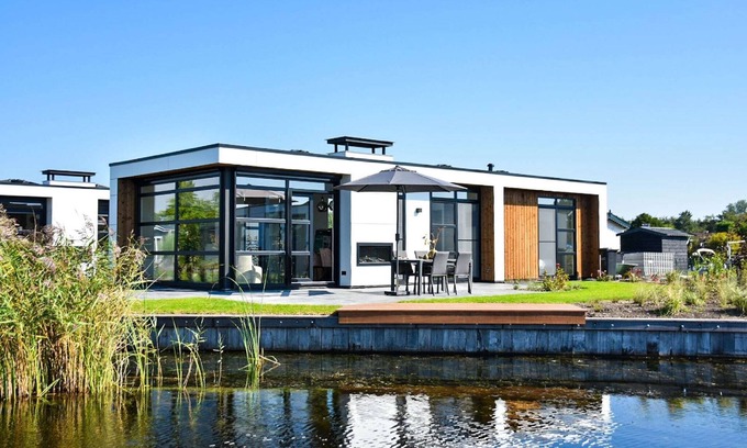 Loosdrecht House | Loosdrecht Water Villa
