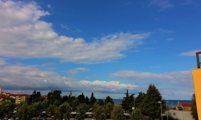 City Center Apartment | Lorena Premium apartment with sea views in the city center 200 m from the beach