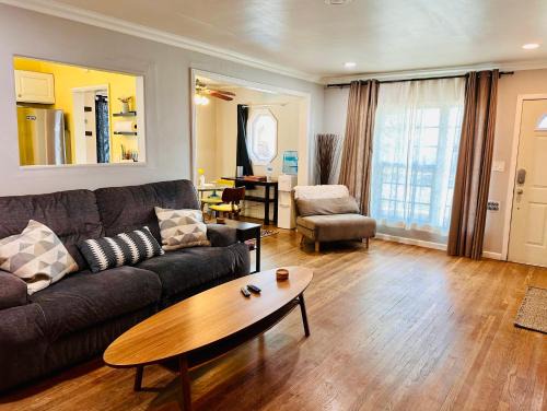 East Pasadena House | Los Angeles Home Located in Beautiful Pasadena