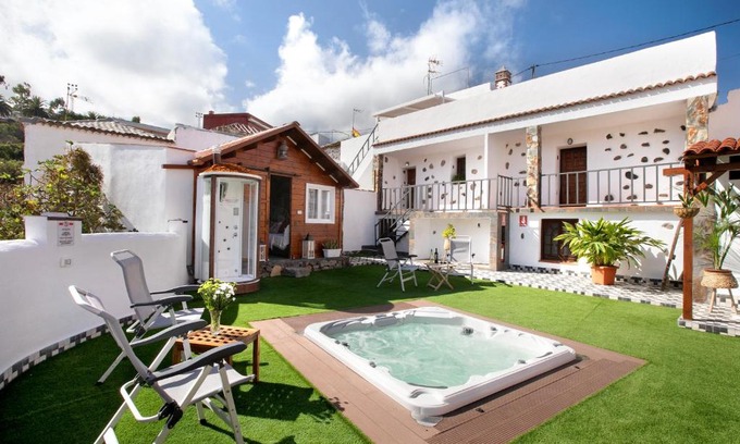 San Juan de la Rambla House | los diablitos 2b