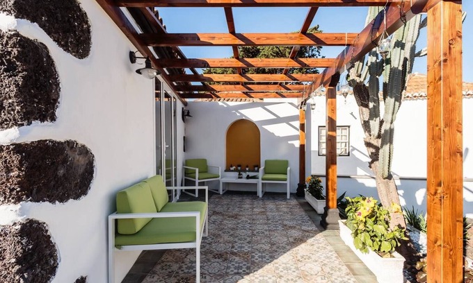 El Paso House | Los Laureles Bungalow