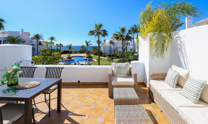 Marbella Apartment | Los Monteros Palm Beach - sea & pool views