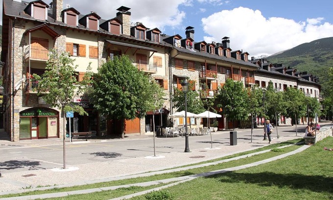 Benasque Apartment | Los Tilos, apartment in the center of Benasque