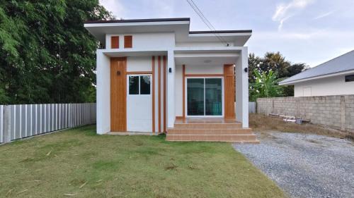 Uttaradit House | Lotus Uttaradit Two Bedroom House