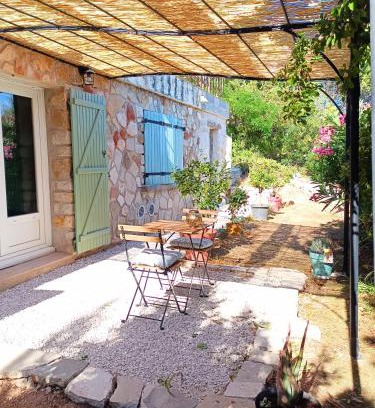 Vins-sur-Caramy Apartment | Lou Carami - Studio rénové dans village Provençal