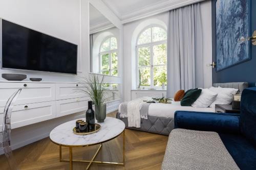 Stradom Apartment | Louvre Studios - LoftAffair